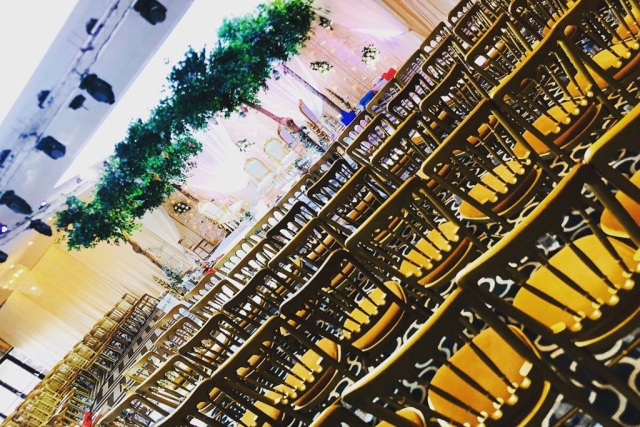 shagun-weddings-tree-of-life-mandap-room-chairs